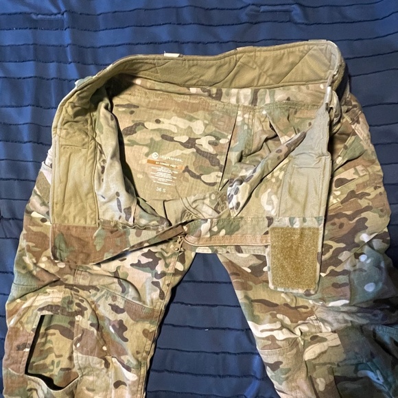 Crye G4 Combat pants with Airflex knee pads - Picture 5 of 9